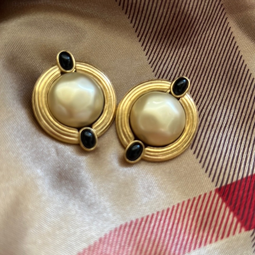 Vintage earrings Carolee